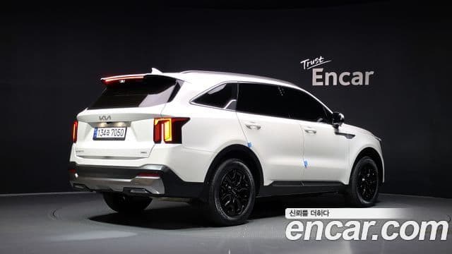 Kia Sorento 2024 — Фото 2/20