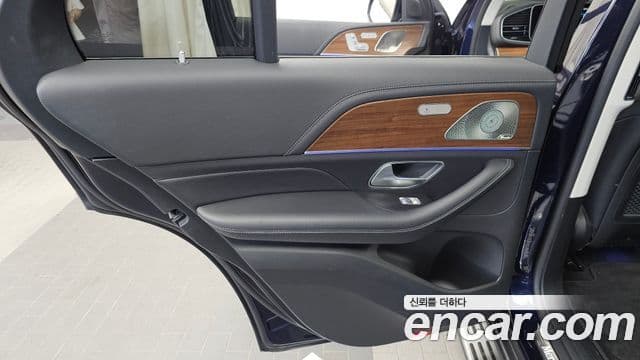 Mercedes-Benz GLE-Class 2021 — Şəkil 14/32
