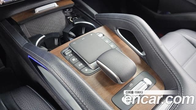 Mercedes-Benz GLE-Class 2021 — Şəkil 25/32