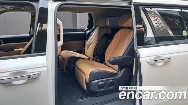 Kia Carnival 2023 — Фото 10/20