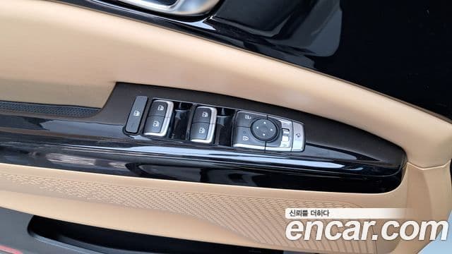 Kia Carnival 2023 — Фото 13/20