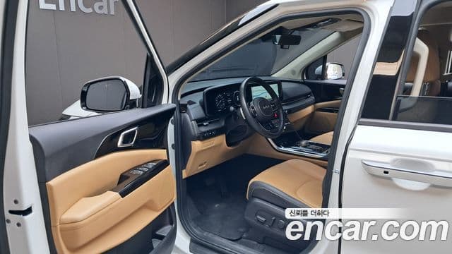 Kia Carnival 2023 — Şəkil 29/36