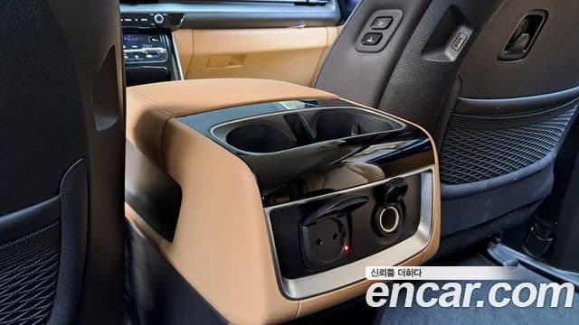 Kia Carnival 2022 — Şəkil 30/37