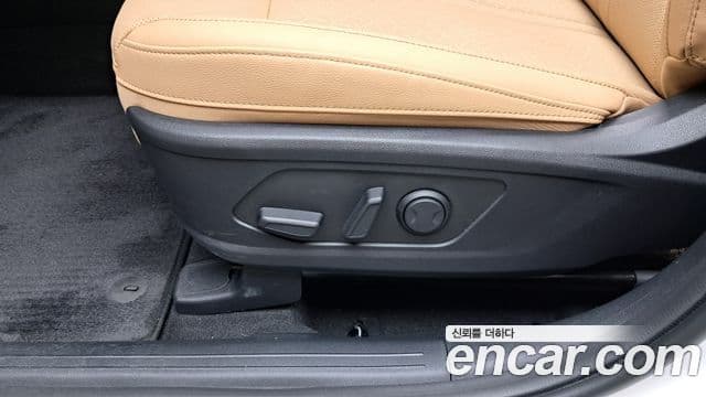 Kia Sorento 2022 — ფოტო 28/37