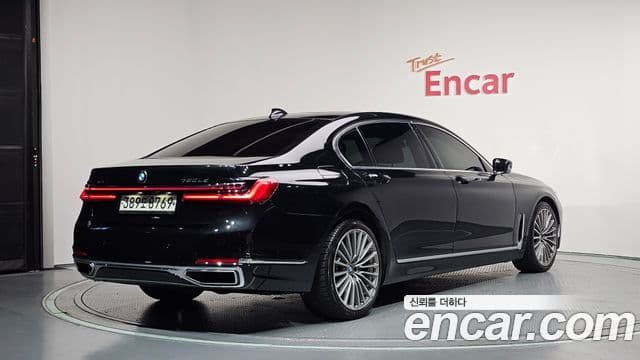 BMW 7 Series 2020 — ფოტო 7/20