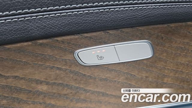 Mercedes-Benz E-Class 2022 — Photo 31/31