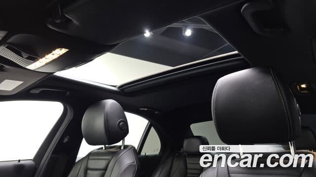 Mercedes-Benz E-Class 2022 — Photo 3/31