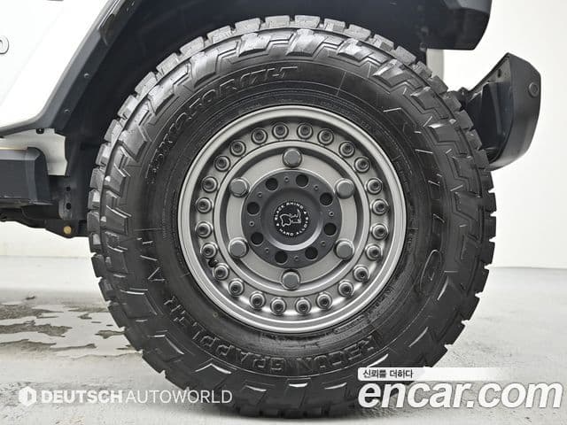 Jeep Wrangler 2022 — ფოტო 15/20