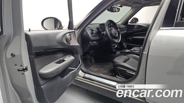 Mini Cooper Clubman 2022 — ფოტო 8/20
