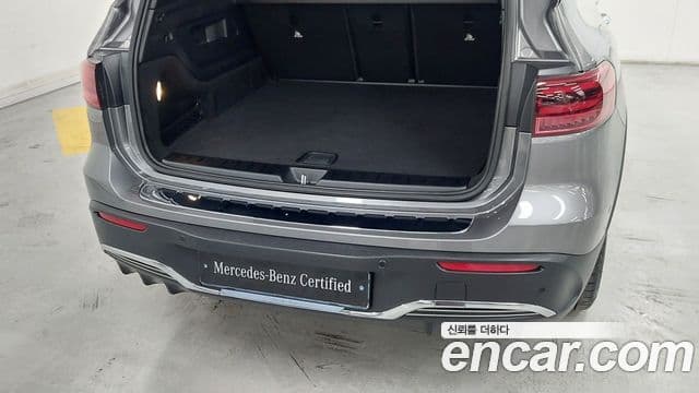 Mercedes-Benz EQB 2025 — ფოტო 10/18