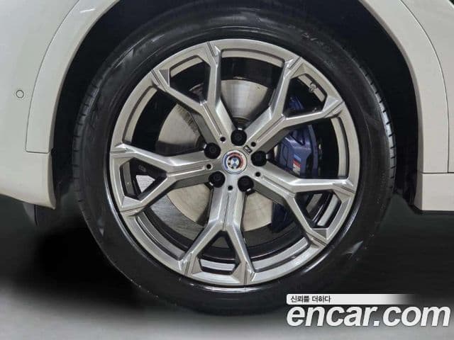 BMW X6 2023 — Photo 20/20