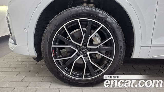 Audi Q5 2023 — Photo 10/34