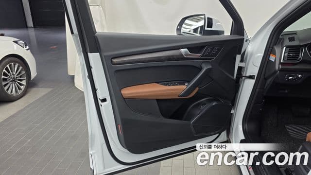 Audi Q5 2023 — Photo 8/34