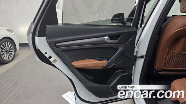 Audi Q5 2023 — Photo 11/34