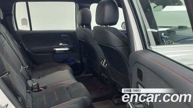 Mercedes-Benz EQB 2025 — ფოტო 8/18