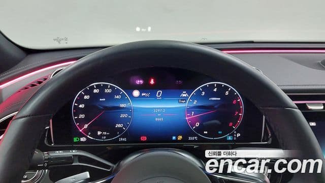 Mercedes-Benz E-Class 2025 — Photo 2/17