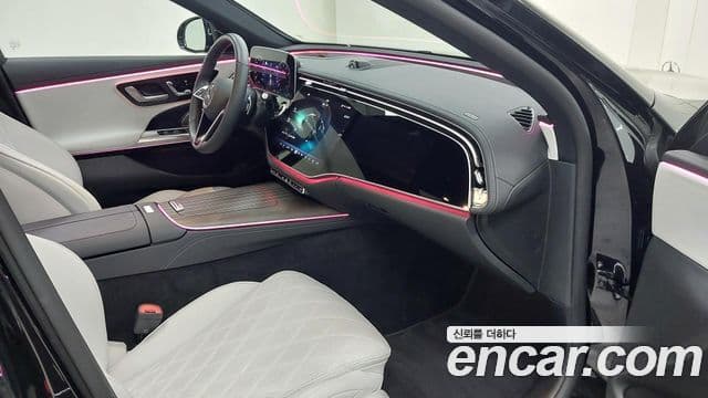 Mercedes-Benz E-Class 2025 — Photo 16/17