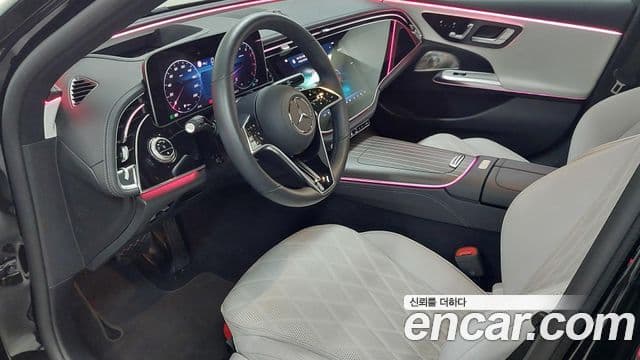 Mercedes-Benz E-Class 2025 — Photo 3/17