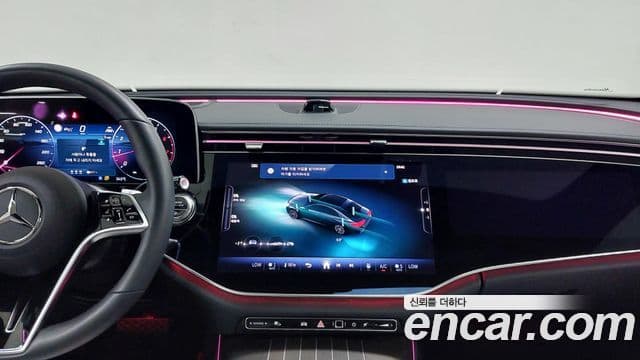 Mercedes-Benz E-Class 2025 — Photo 17/17