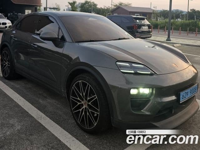 Porsche Macan EV 2025 — ფოტო 4/13
