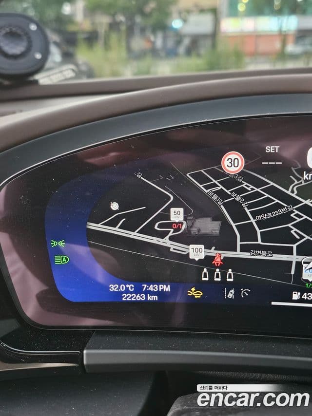 Porsche Macan EV 2025 — ფოტო 12/13