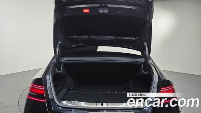 Genesis G90 2025 — Photo 31/40
