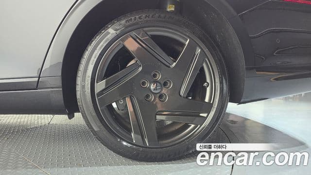 Genesis G90 2025 — Photo 28/40