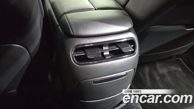 Genesis G90 2025 — Photo 33/40