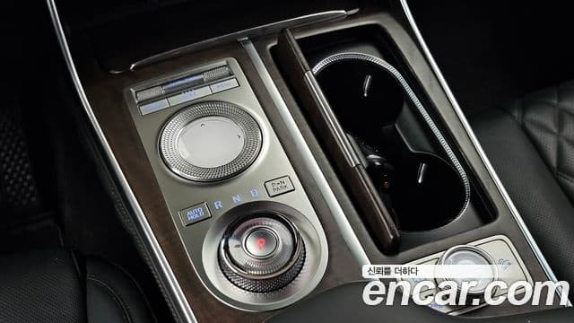 Genesis GV80 2022 — Photo 34/35