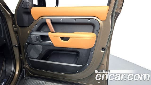 Land Rover Defender 2023 — Şəkil 21/33