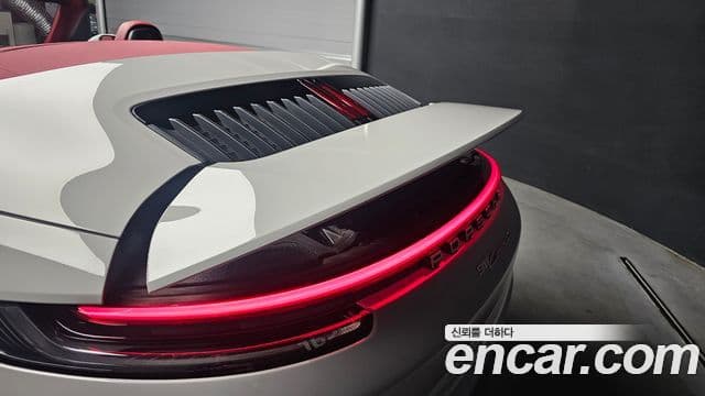 Porsche 911 2021 — ფოტო 7/30