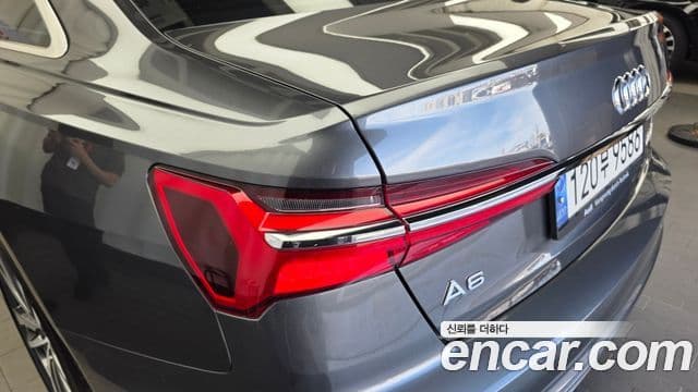 Audi A6 2022 — ფოტო 18/32