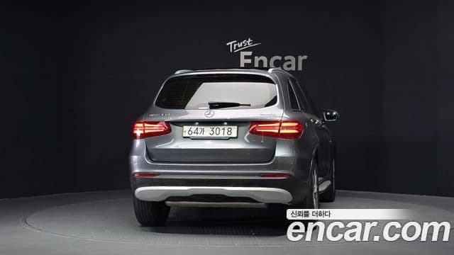 Mercedes-Benz GLC-Class 2019 — Photo 19/33