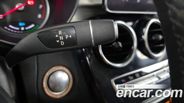 Mercedes-Benz GLC-Class 2019 — Photo 29/33