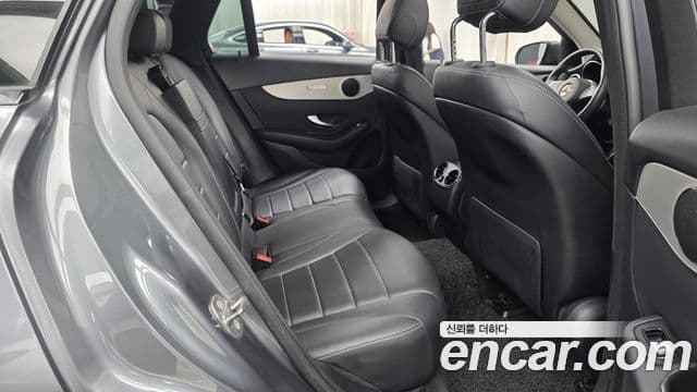 Mercedes-Benz GLC-Class 2019 — Photo 7/33