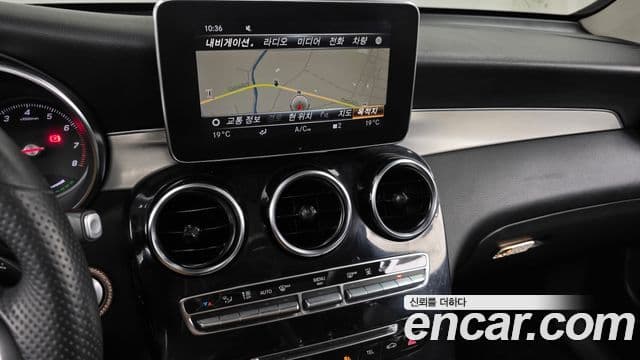 Mercedes-Benz GLC-Class 2019 — Photo 14/33