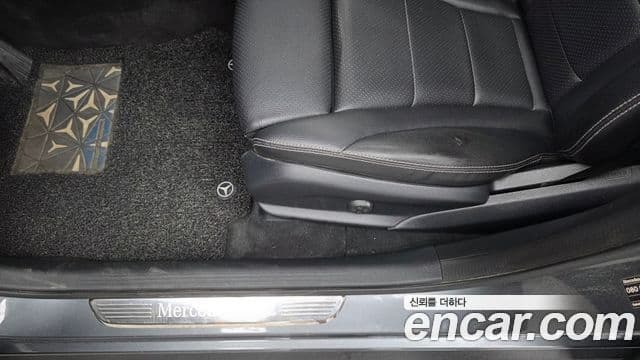 Mercedes-Benz GLC-Class 2019 — Photo 4/33