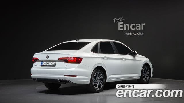 Volkswagen Jetta 2021 — Photo 11/31