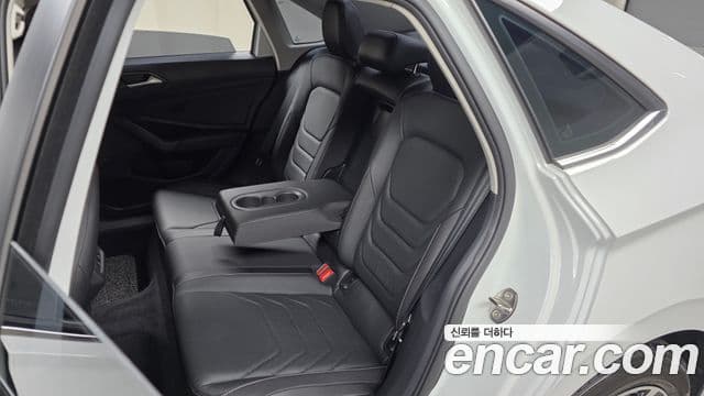 Volkswagen Jetta 2021 — Photo 19/31
