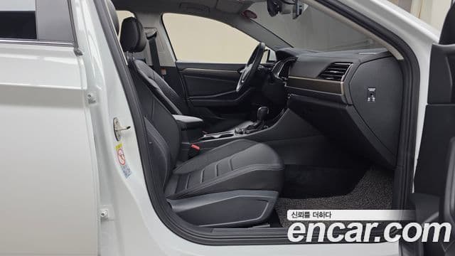 Volkswagen Jetta 2021 — Photo 26/31