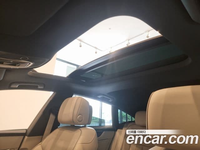 Audi A7 2022 — ფოტო 17/20