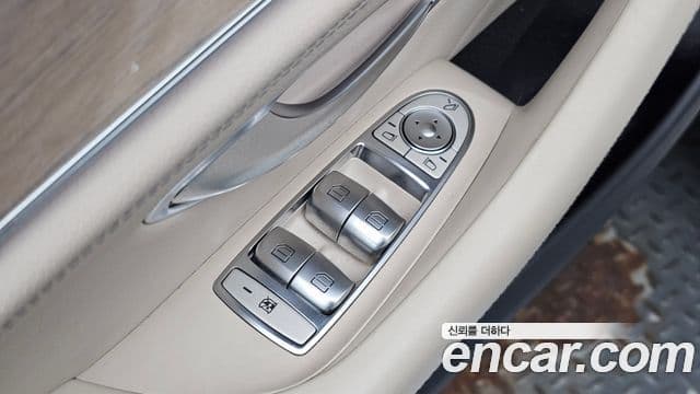 Mercedes-Benz CLS-Class 2023 — Photo 8/34