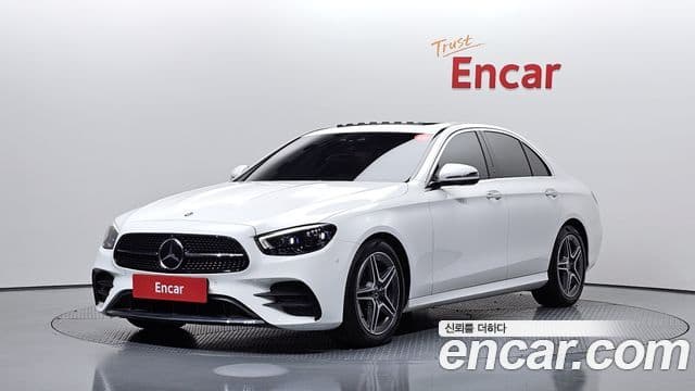 Mercedes-Benz E-Class 2022 — Photo 4/20