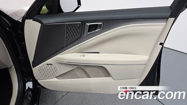 Kia K8 2025 — Photo 10/33