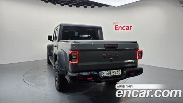 Jeep Gladiator 2023 — Photo 9/20