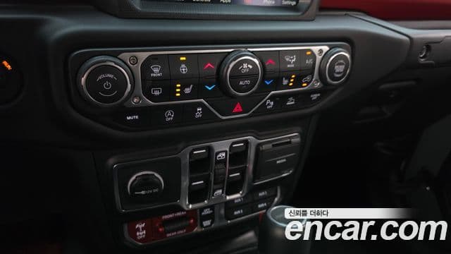 Jeep Gladiator 2023 — Photo 14/20