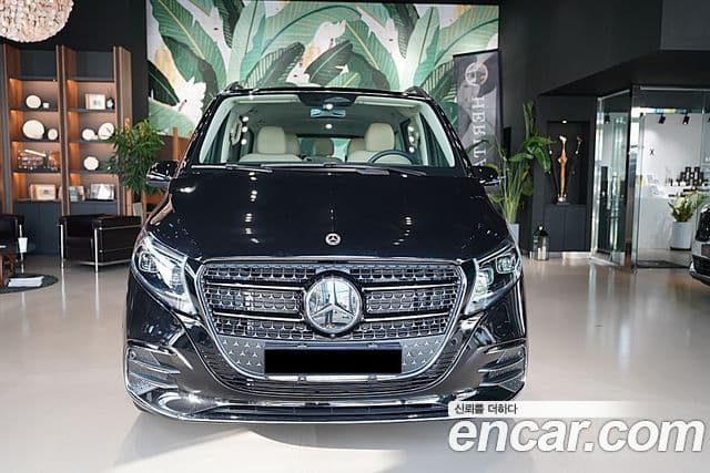 Mercedes-Benz V-Class 2025 — Фото 2/15