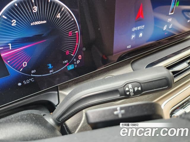 Mercedes-Benz V-Class 2025 — Фото 7/15