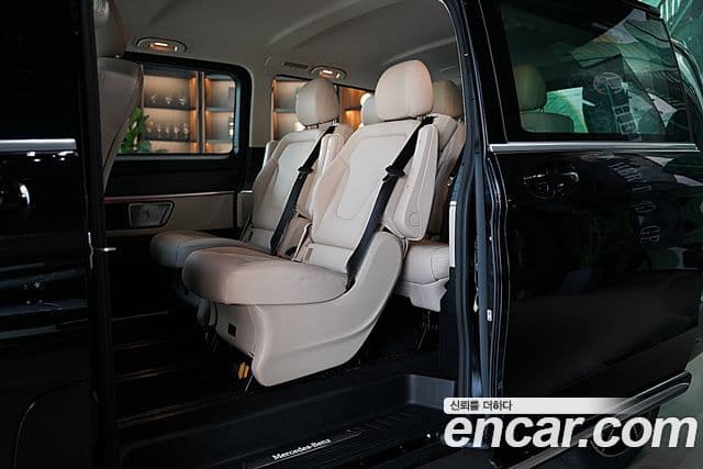 Mercedes-Benz V-Class 2025 — Фото 8/15