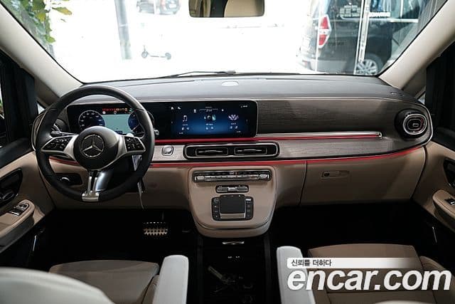 Mercedes-Benz V-Class 2025 — Фото 12/15